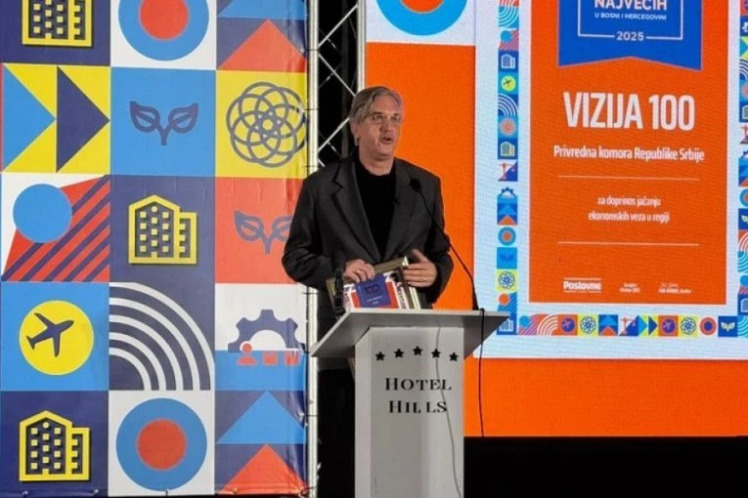 اهدا جایزه ویژه «چشم‌انداز 100» به مارکو چادز برای تقویت همکاری‌های اقتصادی منطقه‌ای